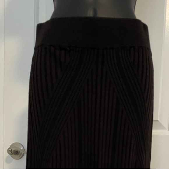 French Connection stretchy pencil skirt in brown/black - Picture 4 of 4
